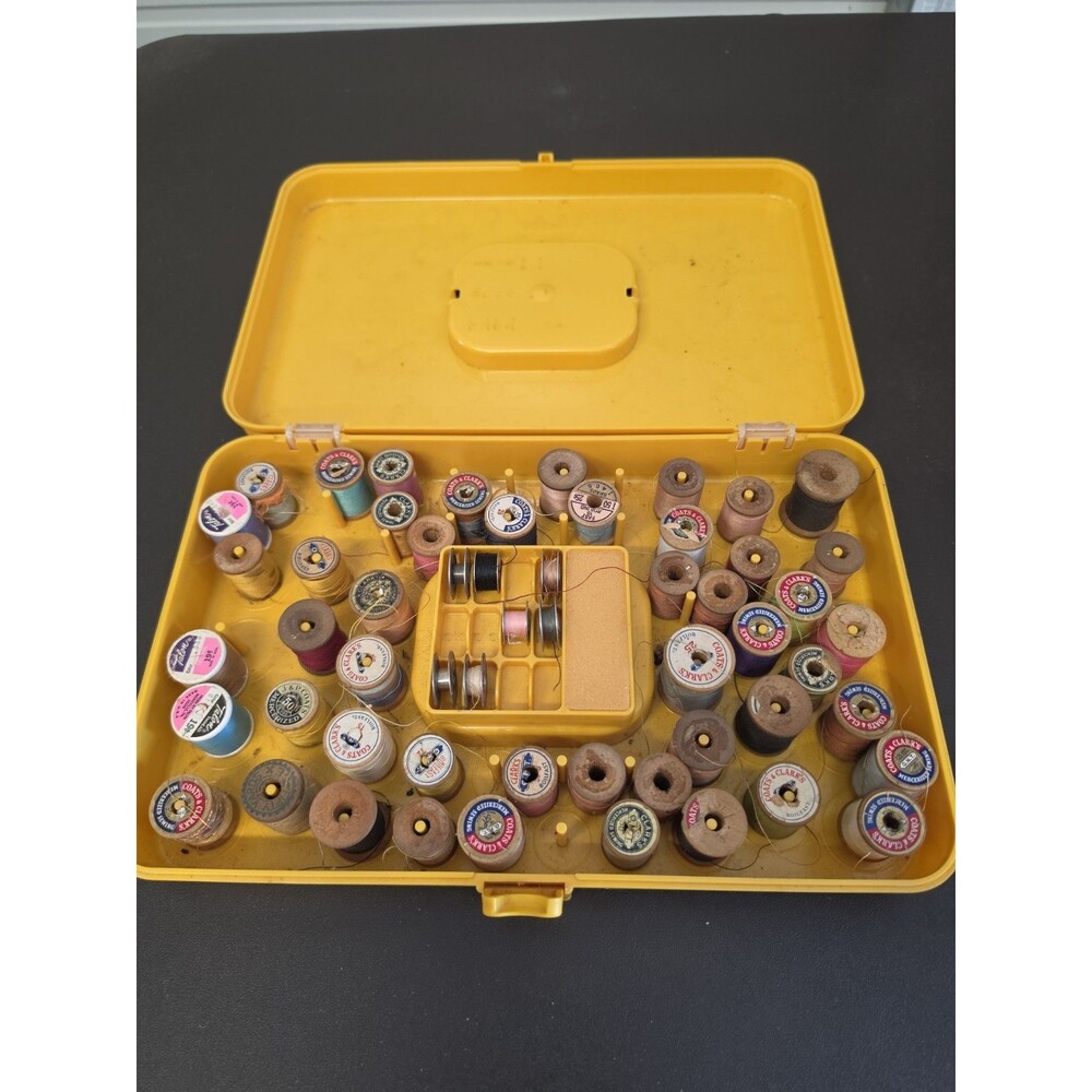 Vintage Sewing Thread Organizer Case w/ Wooden Spools Coats & Clark Talon